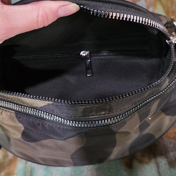 Camo  Green and Black Crossbody Bag Nwt - Picture 3 of 11
